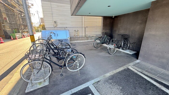 物件外観写真6　(駐輪場)