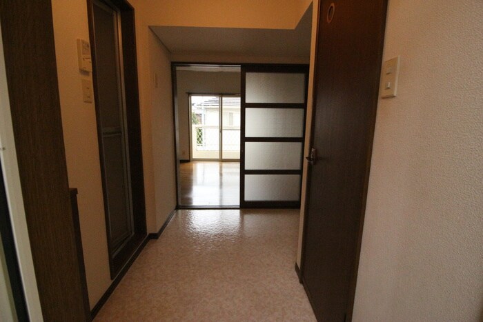 物件内観写真17　(玄関)