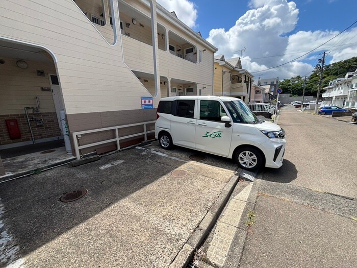 物件外観写真5　(駐車場)