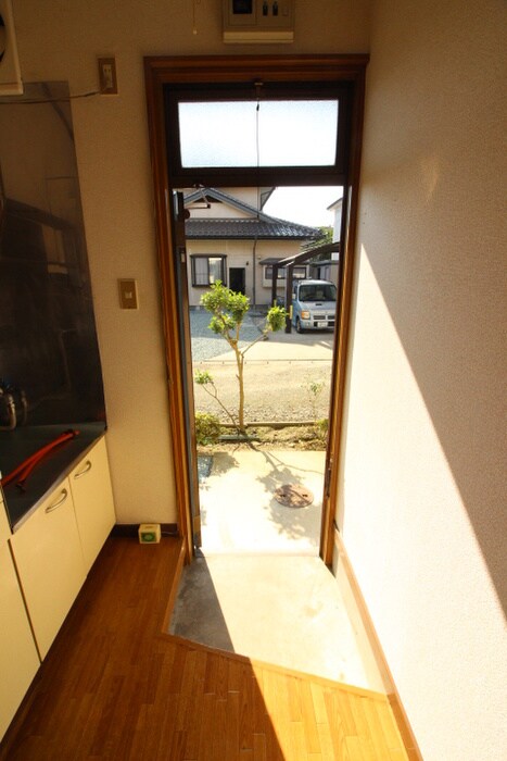物件内観写真17　(玄関)