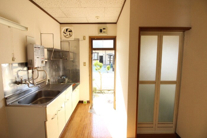 物件内観写真18　(廊下)