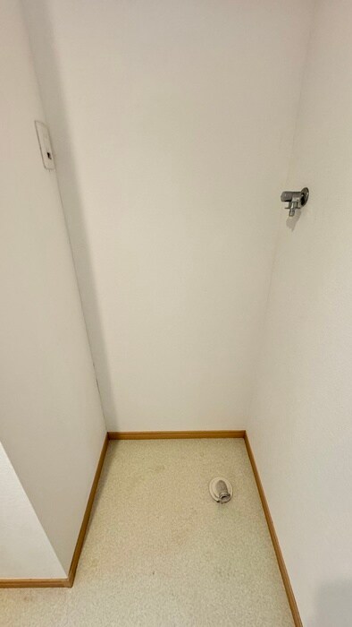 物件内観写真14　(洗濯機置場)