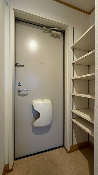 物件内観写真17　(玄関)