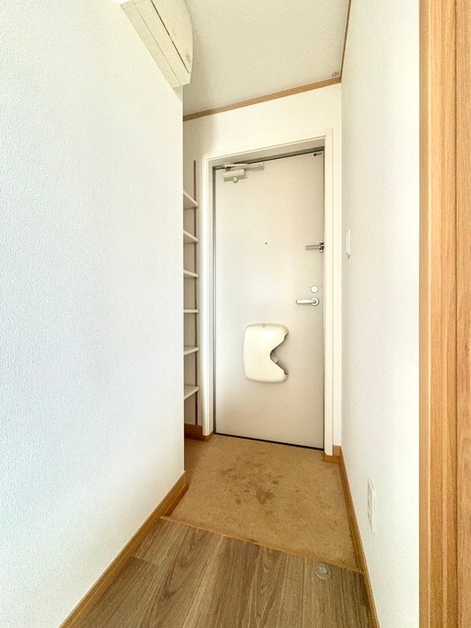 物件内観写真17　(玄関)