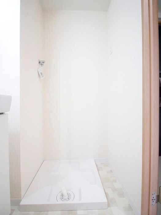 物件内観写真15　(洗濯機置場)