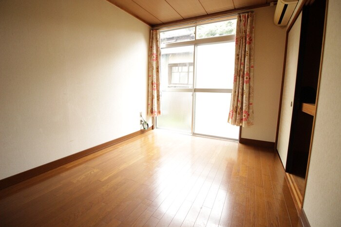 物件内観写真5　(居室)