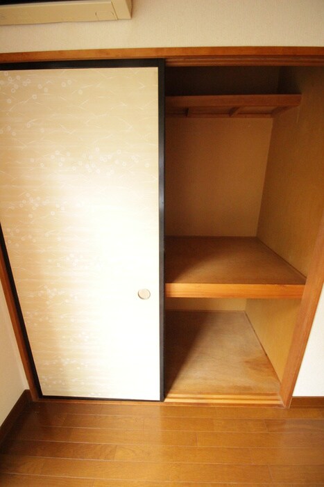 物件内観写真12　(収納)
