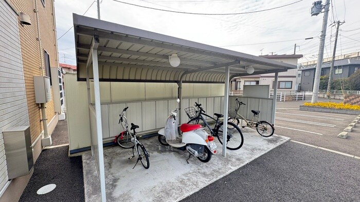 物件外観写真5　(駐輪場)
