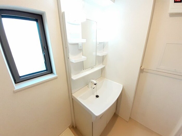 物件内観写真12　(洗面)