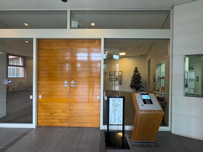 物件外観写真4　(エントランス部分)