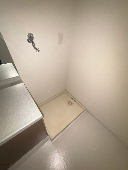 物件内観写真12　(洗濯機置場)