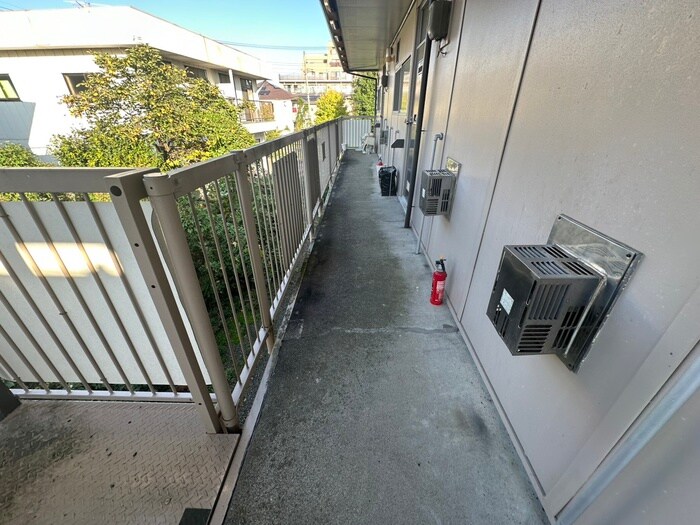 物件外観写真5　(エントランス部分)