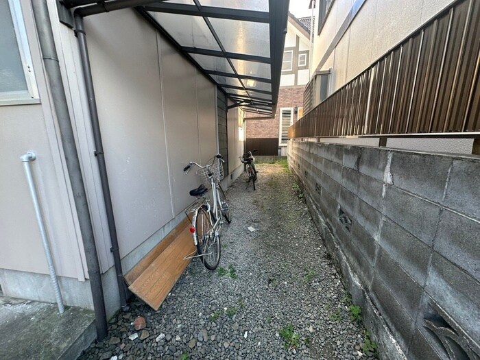 物件外観写真6　(駐輪場)