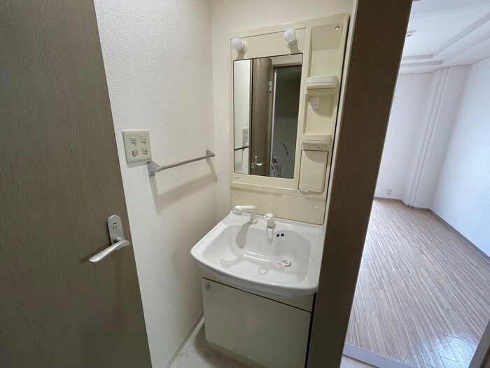 物件内観写真12　(洗面)