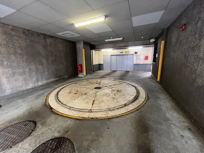 物件外観写真4　(駐車場)