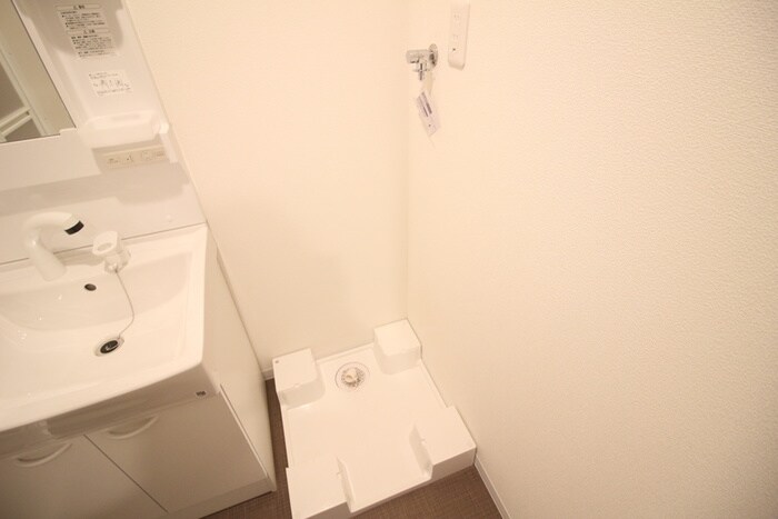 物件内観写真13　(洗濯機置場)