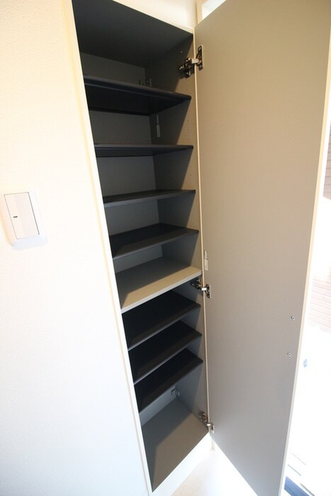 物件内観写真15　(靴箱)