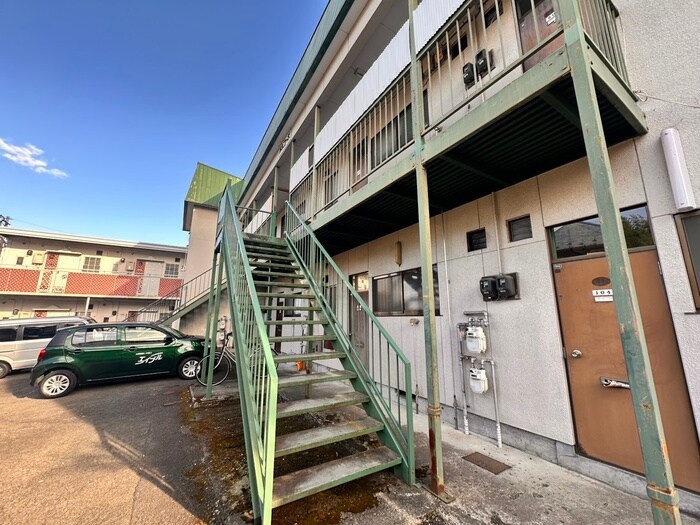 物件外観写真5　(エントランス部分)