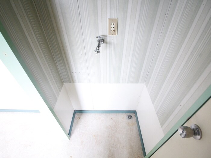 物件内観写真14　(洗濯機置場)