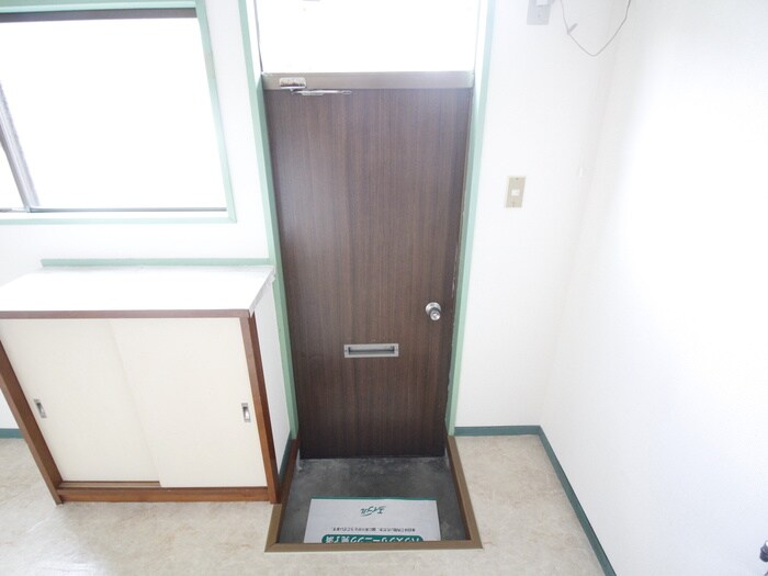 物件内観写真17　(玄関)