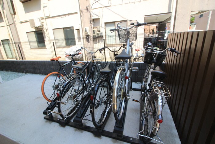 物件外観写真3　(駐輪場)
