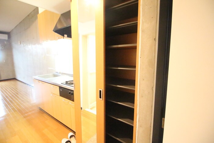 物件内観写真12　(靴箱)