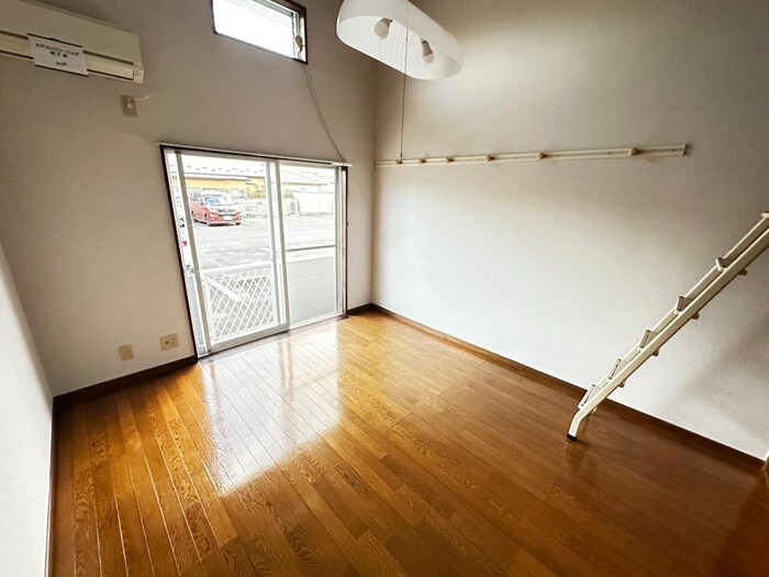 物件内観写真9　(居室)