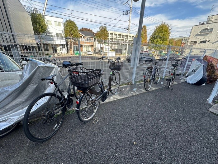 物件外観写真6　(駐輪場)