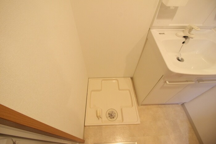 物件内観写真12　(洗濯機置場)