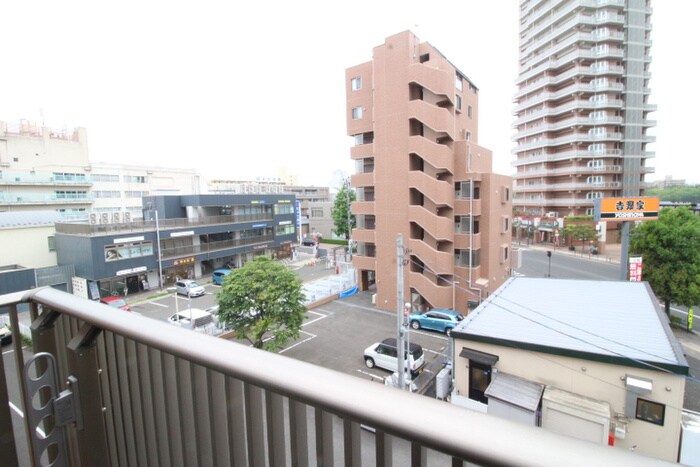 物件内観写真18　(室内からの展望)