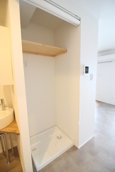 物件内観写真14　(洗濯機置場)