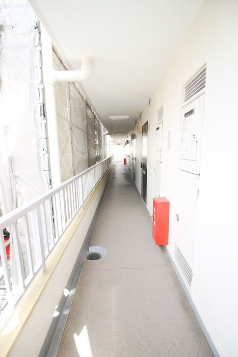 物件外観写真6　(エントランス部分)