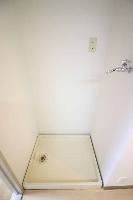 物件内観写真14　(洗濯機置場)