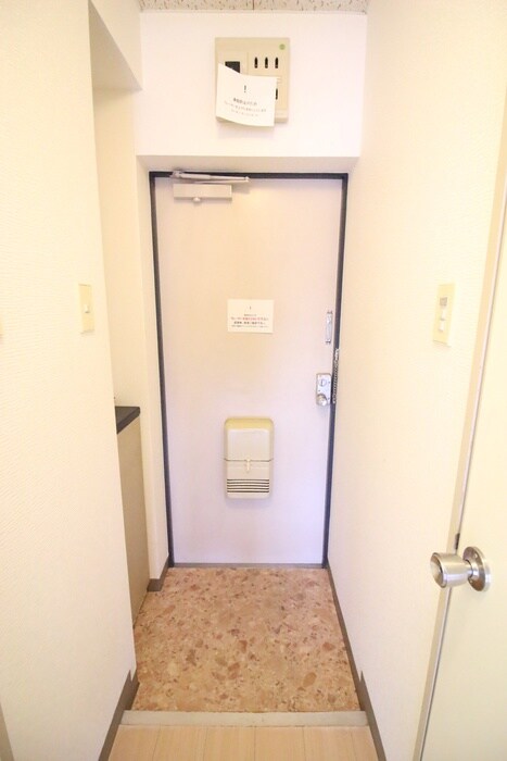 物件内観写真17　(玄関)