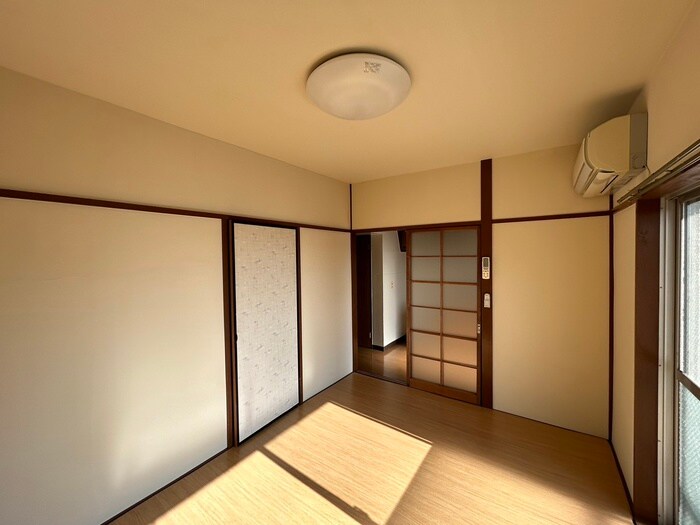 物件内観写真8　(居室)