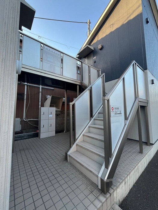 物件外観写真5　(エントランス部分)