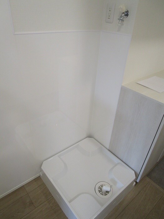 物件内観写真16　(洗濯機置場)