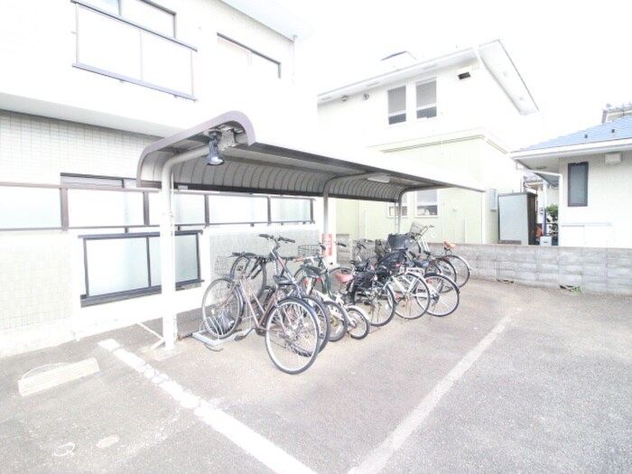 物件外観写真5　(駐輪場)