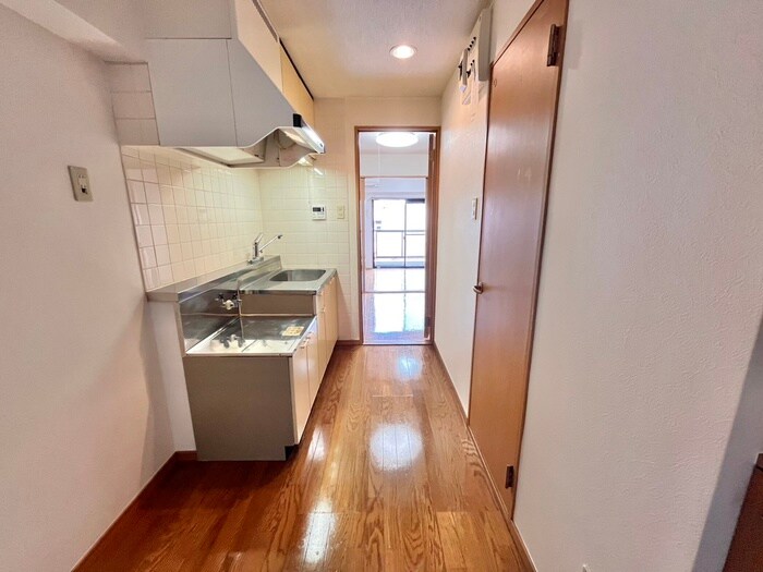 物件内観写真14　(廊下)