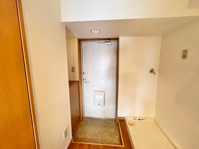 物件内観写真18　(玄関)