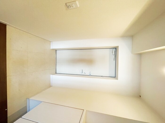 物件内観写真18　(玄関)