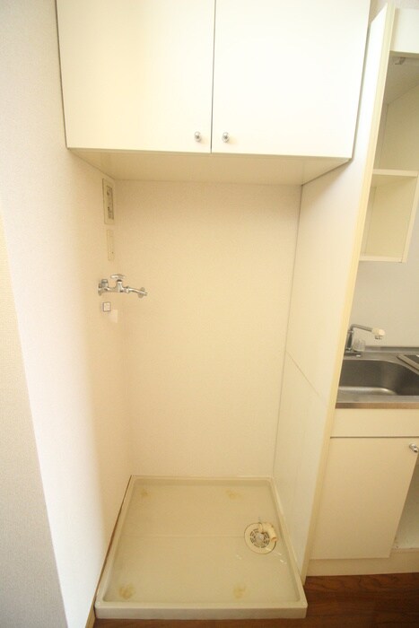 物件内観写真12　(洗濯機置場)