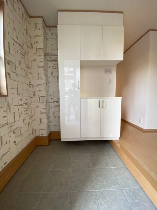 物件内観写真11　(玄関)