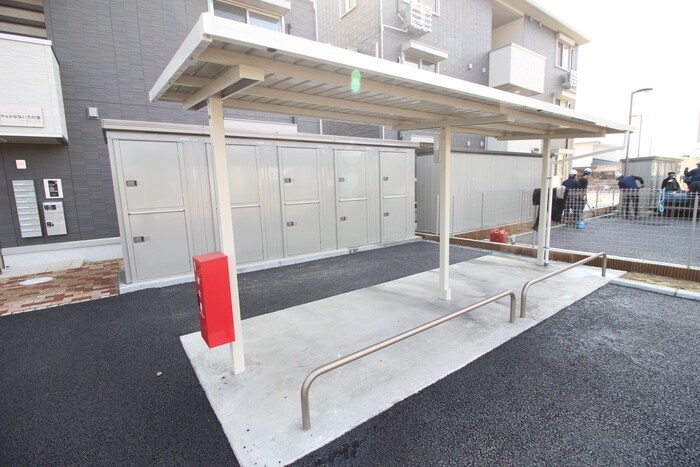 物件外観写真4　(駐輪場)