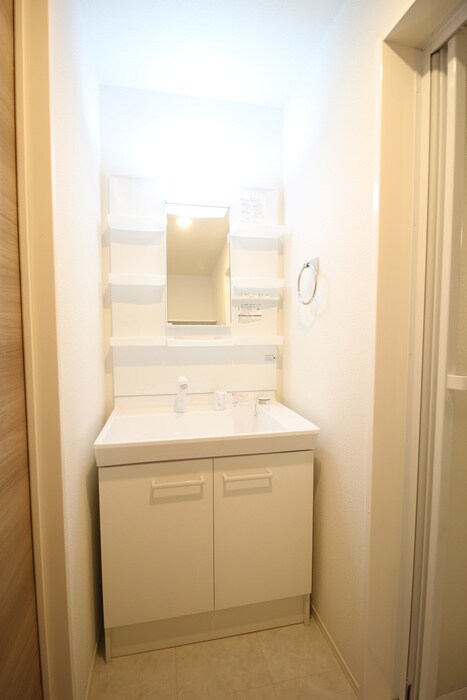 物件内観写真11　(洗面)