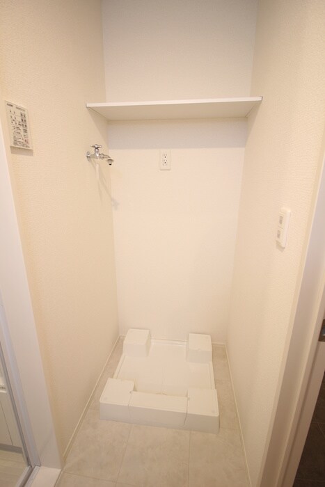 物件内観写真12　(洗濯機置場)