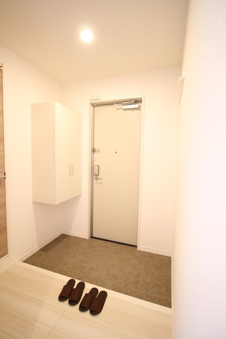 物件内観写真16　(玄関)