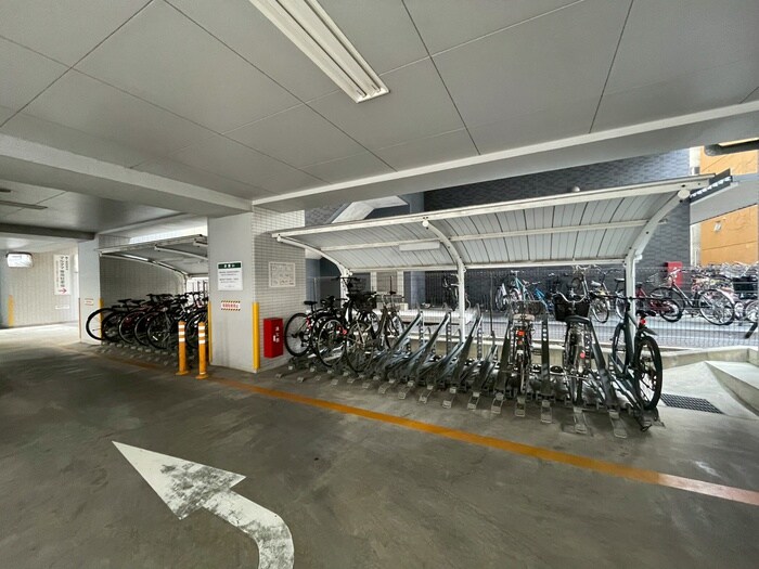 物件外観写真3　(駐輪場)