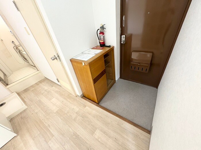 物件内観写真18　(玄関)