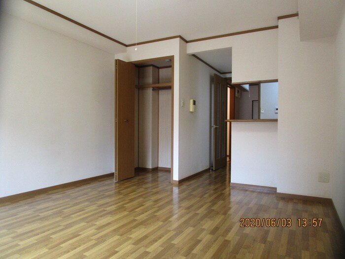 物件内観写真9　(居室)